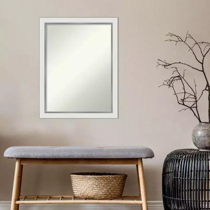 Specchio da parete rettangolare 21" x 27" senza smussatura – Cornice stretta bianca opaca e argento