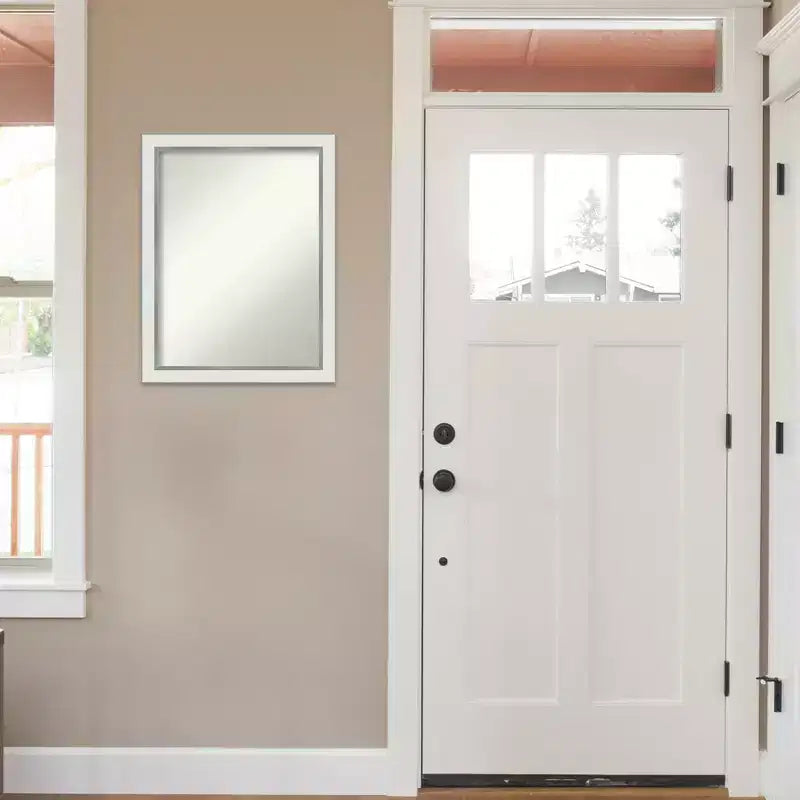 Specchio da parete rettangolare 21" x 27" senza smussatura – Cornice stretta bianca opaca e argento