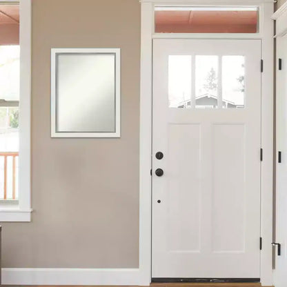 Specchio da parete rettangolare 21" x 27" senza smussatura – Cornice stretta bianca opaca e argento