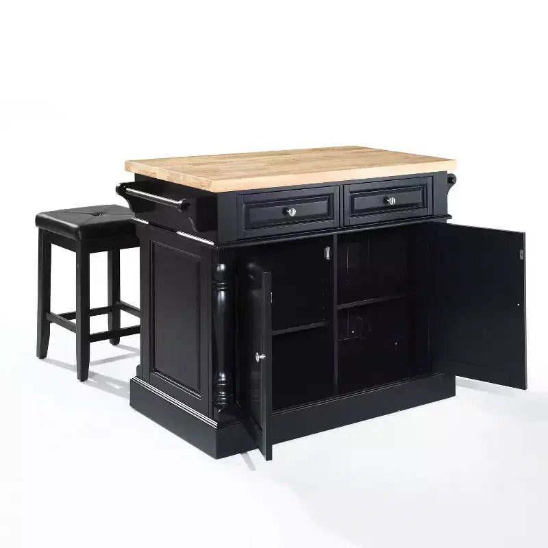 Isola cucina con sgabelli quadrati