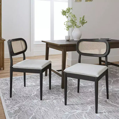 Sedia da pranzo moderna in rattan con gambe in legno massello
