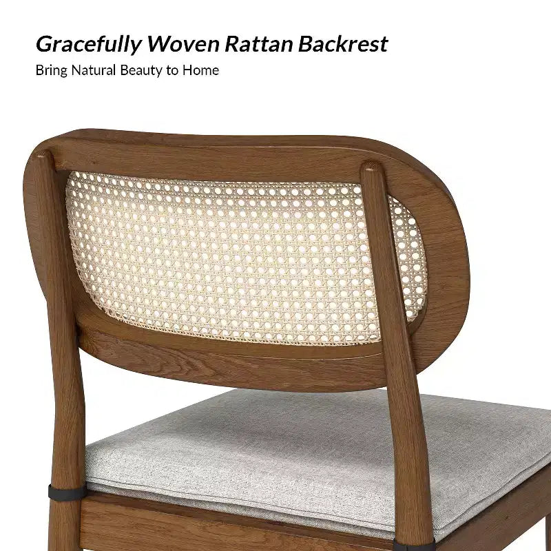 Sedia da pranzo moderna in rattan con gambe in legno massello