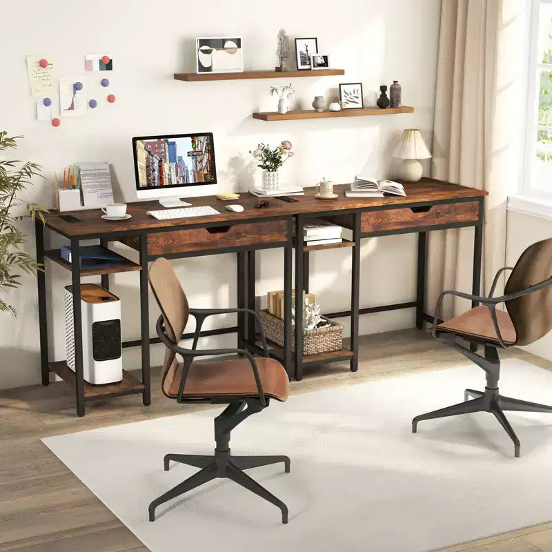 Scrivania da ufficio per computer con prese di corrente integrate, cassetto e ripiano regolabile